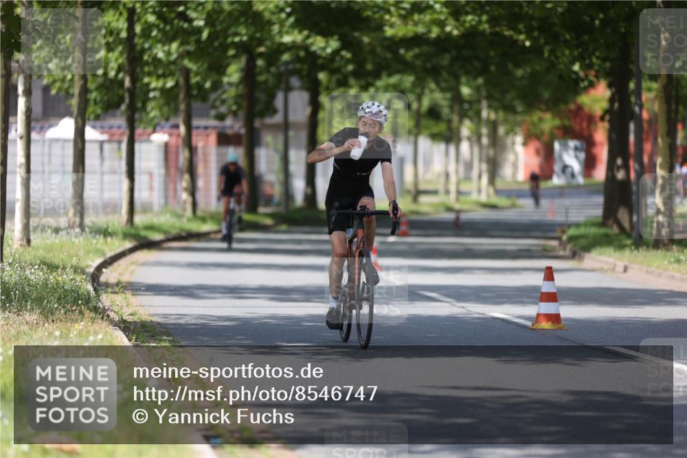 10.08.2025 - GEWOBA Citytriathlon Bremen Yannick Fuchs http://msf.ph/oto/8546747 10.08.2025 13:02:43 Radfahren 647, 661, 712, 911, 955 meine-sportfotos.de