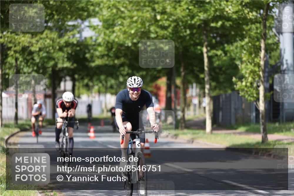 10.08.2025 - GEWOBA Citytriathlon Bremen Yannick Fuchs http://msf.ph/oto/8546751 10.08.2025 12:08:30 Radfahren 595, 597, 603, 608, 661, 672, 677, 737, 797 meine-sportfotos.de