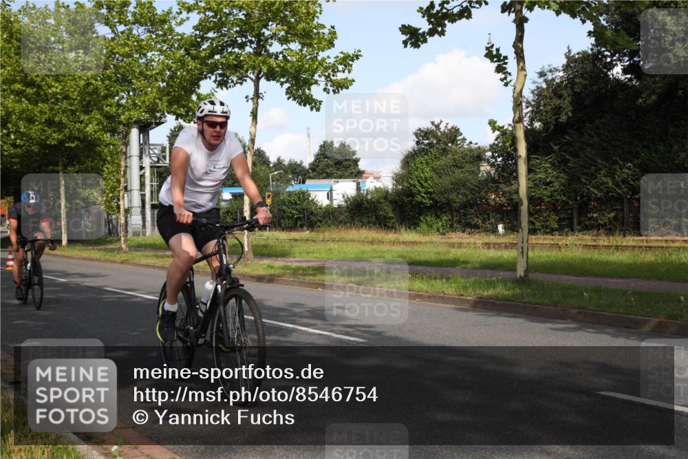 10.08.2025 - GEWOBA Citytriathlon Bremen Yannick Fuchs http://msf.ph/oto/8546754 10.08.2025 10:42:35 Radfahren 13, 17, 89, 167, 175, 199 meine-sportfotos.de