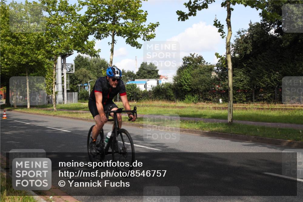 10.08.2025 - GEWOBA Citytriathlon Bremen Yannick Fuchs http://msf.ph/oto/8546757 10.08.2025 10:42:36 Radfahren 13, 17, 89, 167, 175, 199 meine-sportfotos.de