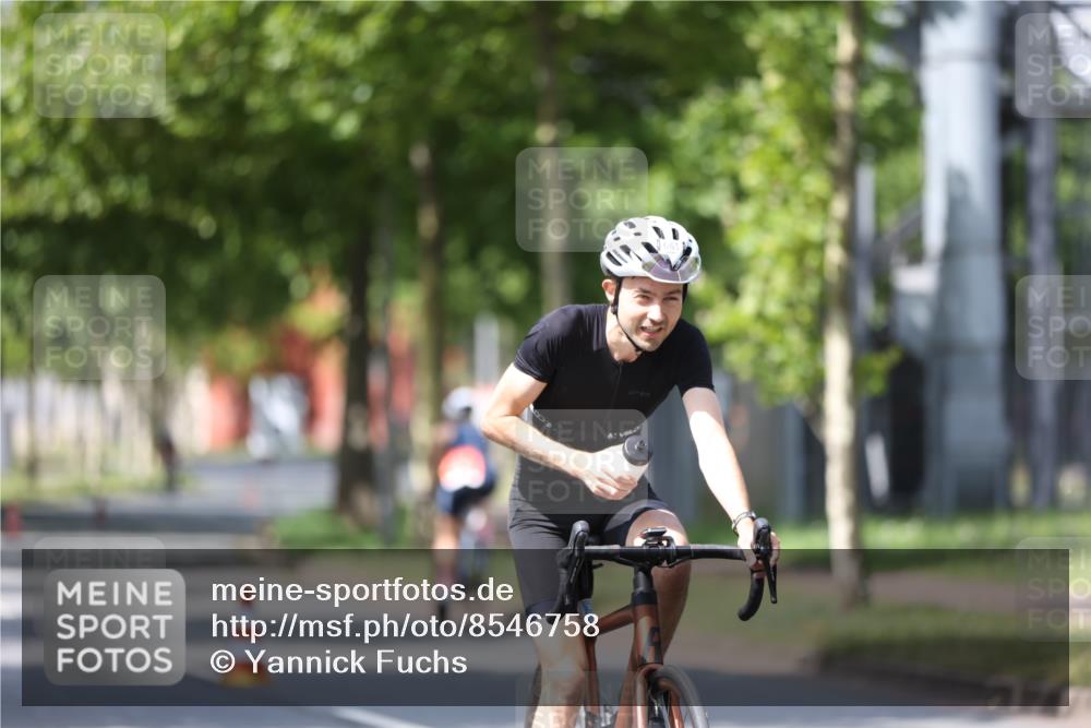 10.08.2025 - GEWOBA Citytriathlon Bremen Yannick Fuchs http://msf.ph/oto/8546758 10.08.2025 13:02:44 Radfahren 647, 661, 712, 911, 955, 1020 meine-sportfotos.de