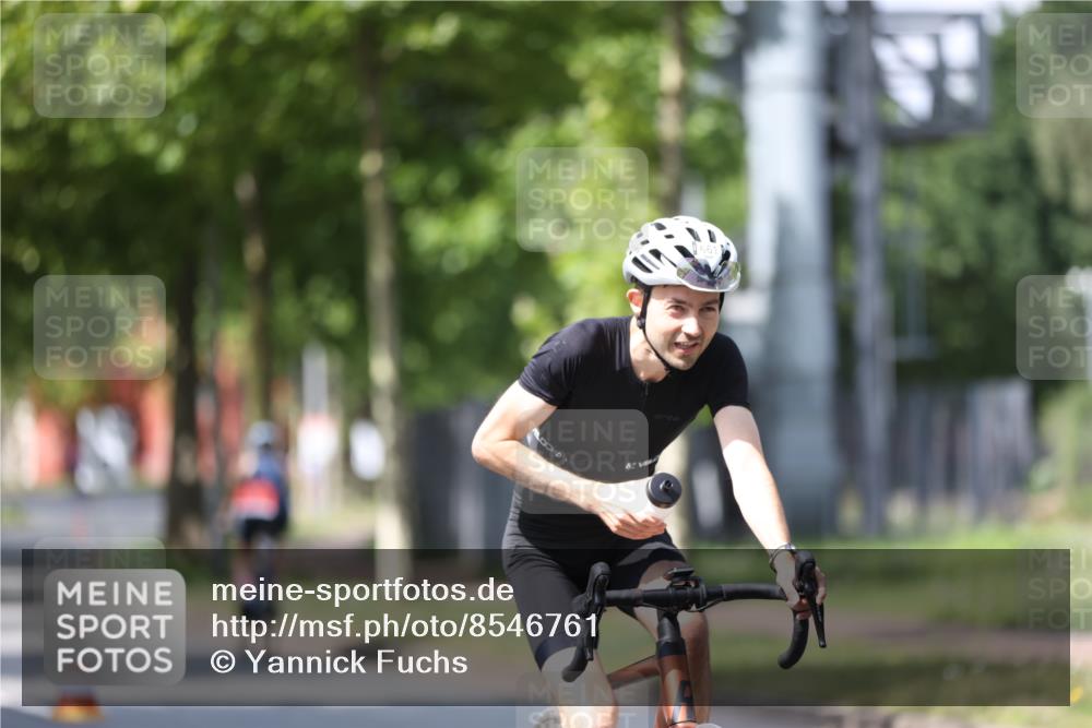 10.08.2025 - GEWOBA Citytriathlon Bremen Yannick Fuchs http://msf.ph/oto/8546761 10.08.2025 13:02:44 Radfahren 647, 661, 712, 911, 955, 1020 meine-sportfotos.de