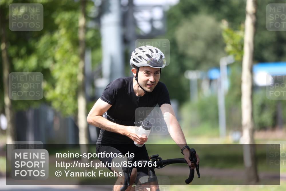 10.08.2025 - GEWOBA Citytriathlon Bremen Yannick Fuchs http://msf.ph/oto/8546764 10.08.2025 13:02:44 Radfahren 647, 661, 712, 911, 955, 1020 meine-sportfotos.de