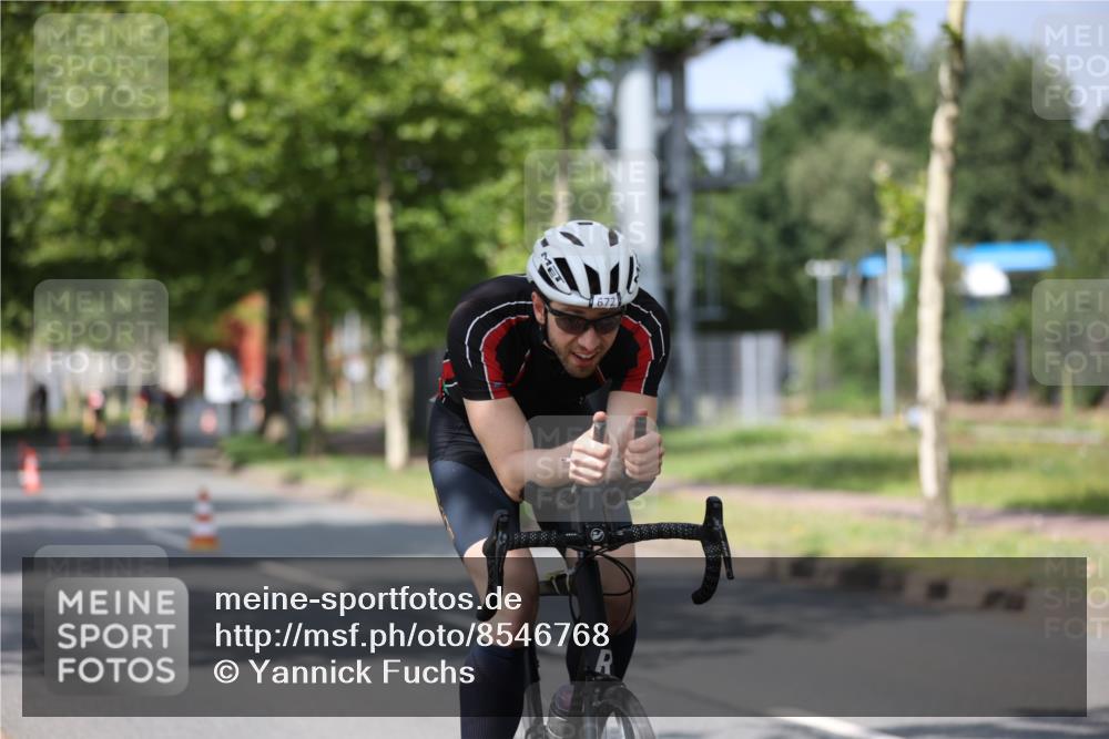 10.08.2025 - GEWOBA Citytriathlon Bremen Yannick Fuchs http://msf.ph/oto/8546768 10.08.2025 12:08:32 Radfahren 597, 603, 608, 661, 672, 677, 737, 797 meine-sportfotos.de