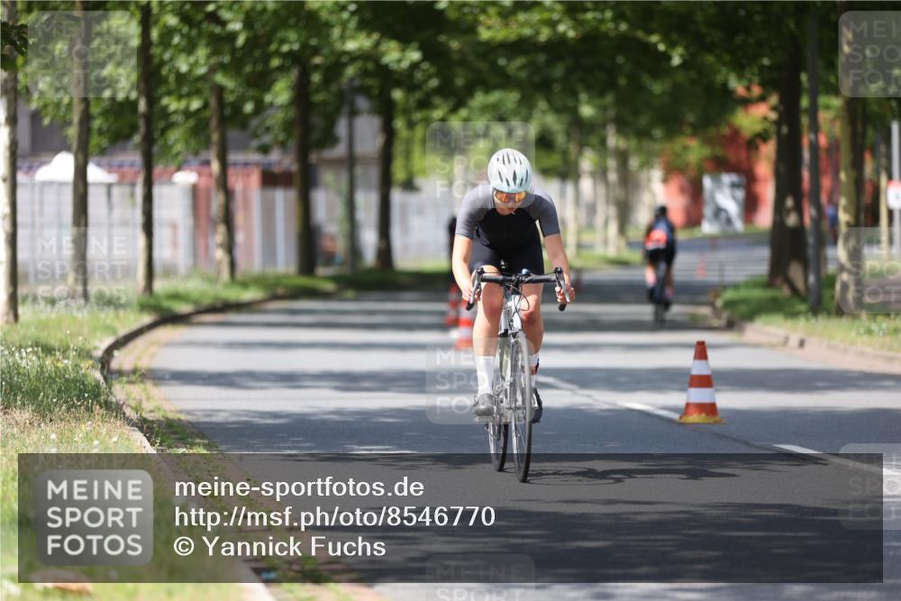 10.08.2025 - GEWOBA Citytriathlon Bremen Yannick Fuchs http://msf.ph/oto/8546770 10.08.2025 13:02:47 Radfahren 647, 661, 712, 911, 955, 1020 meine-sportfotos.de