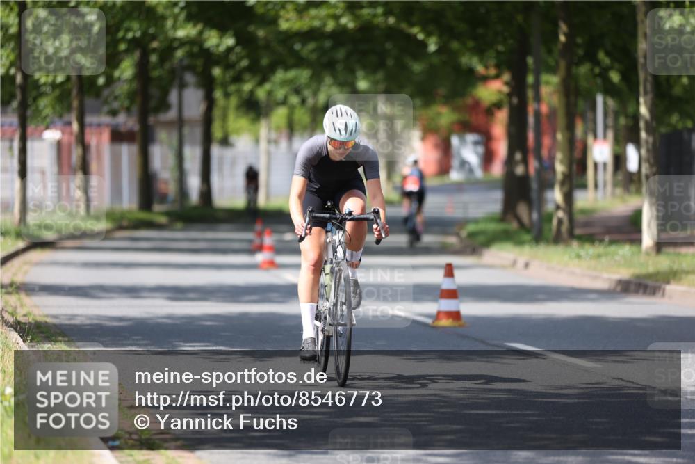 10.08.2025 - GEWOBA Citytriathlon Bremen Yannick Fuchs http://msf.ph/oto/8546773 10.08.2025 13:02:47 Radfahren 647, 661, 712, 911, 955, 1020 meine-sportfotos.de