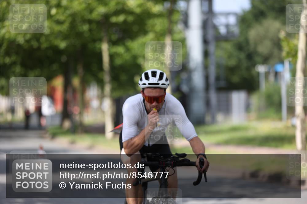 10.08.2025 - GEWOBA Citytriathlon Bremen Yannick Fuchs http://msf.ph/oto/8546777 10.08.2025 12:08:33 Radfahren 597, 603, 608, 661, 672, 677, 737, 797 meine-sportfotos.de