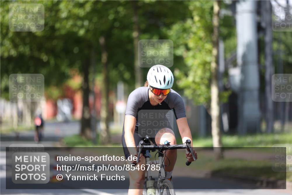 10.08.2025 - GEWOBA Citytriathlon Bremen Yannick Fuchs http://msf.ph/oto/8546785 10.08.2025 13:02:48 Radfahren 647, 661, 712, 911, 955, 1020 meine-sportfotos.de