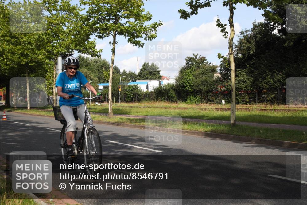 10.08.2025 - GEWOBA Citytriathlon Bremen Yannick Fuchs http://msf.ph/oto/8546791 10.08.2025 10:43:25 Radfahren 27, 51, 53, 361, 415, 422 meine-sportfotos.de