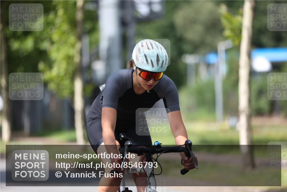 10.08.2025 - GEWOBA Citytriathlon Bremen Yannick Fuchs http://msf.ph/oto/8546793 10.08.2025 13:02:48 Radfahren 647, 661, 712, 911, 955, 1020 meine-sportfotos.de