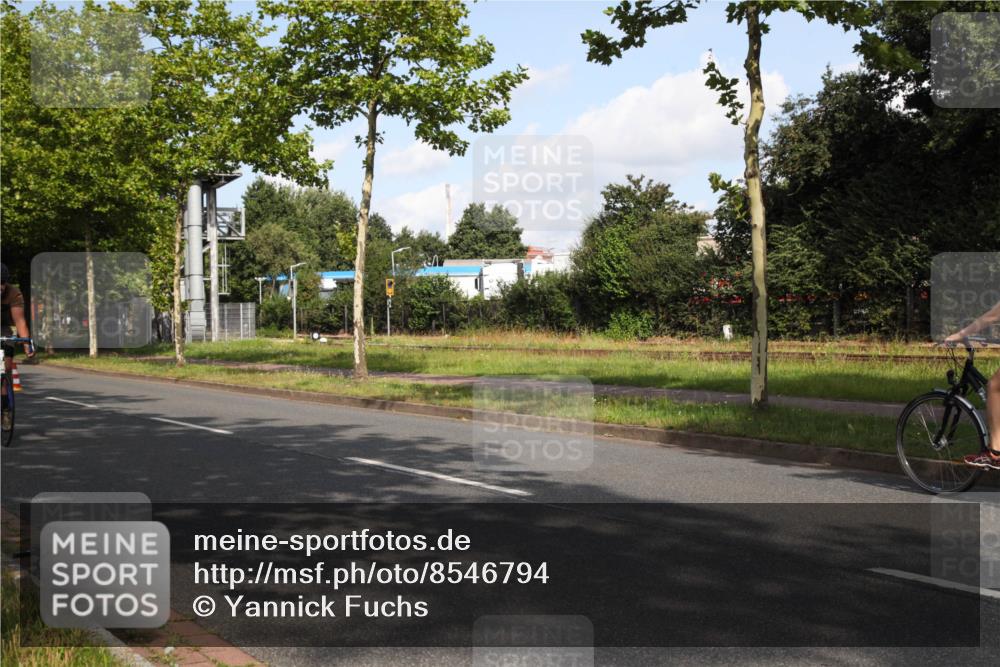 10.08.2025 - GEWOBA Citytriathlon Bremen Yannick Fuchs http://msf.ph/oto/8546794 10.08.2025 10:43:29 Radfahren 27, 53, 217, 361, 422 meine-sportfotos.de