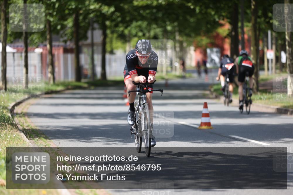 10.08.2025 - GEWOBA Citytriathlon Bremen Yannick Fuchs http://msf.ph/oto/8546795 10.08.2025 13:02:53 Radfahren 661, 712, 911, 1020 meine-sportfotos.de