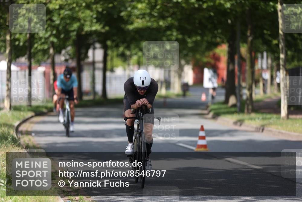 10.08.2025 - GEWOBA Citytriathlon Bremen Yannick Fuchs http://msf.ph/oto/8546797 10.08.2025 12:08:36 Radfahren 597, 603, 608, 661, 672, 677, 737, 797, 883 meine-sportfotos.de