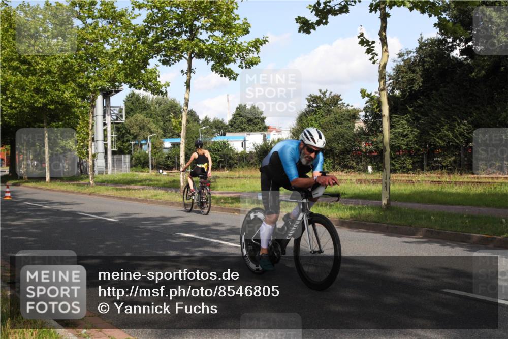 10.08.2025 - GEWOBA Citytriathlon Bremen Yannick Fuchs http://msf.ph/oto/8546805 10.08.2025 10:43:31 Radfahren 27, 53, 217, 361, 422 meine-sportfotos.de