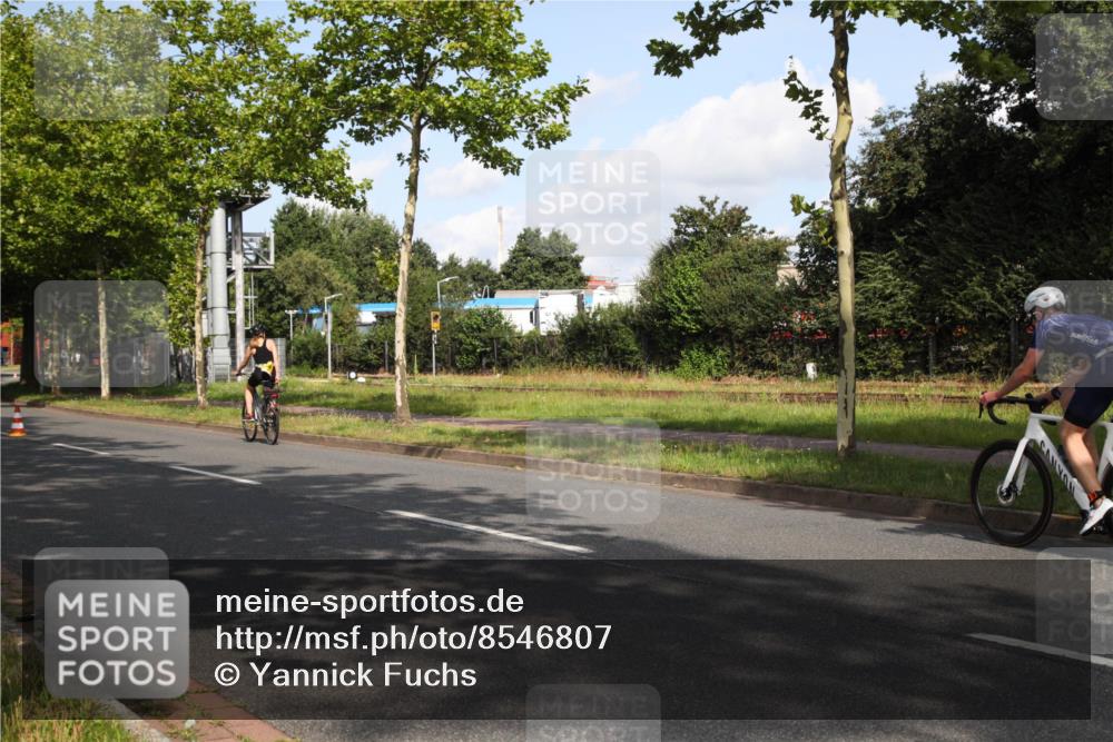 10.08.2025 - GEWOBA Citytriathlon Bremen Yannick Fuchs http://msf.ph/oto/8546807 10.08.2025 10:43:32 Radfahren 53, 217, 361, 422, 487 meine-sportfotos.de