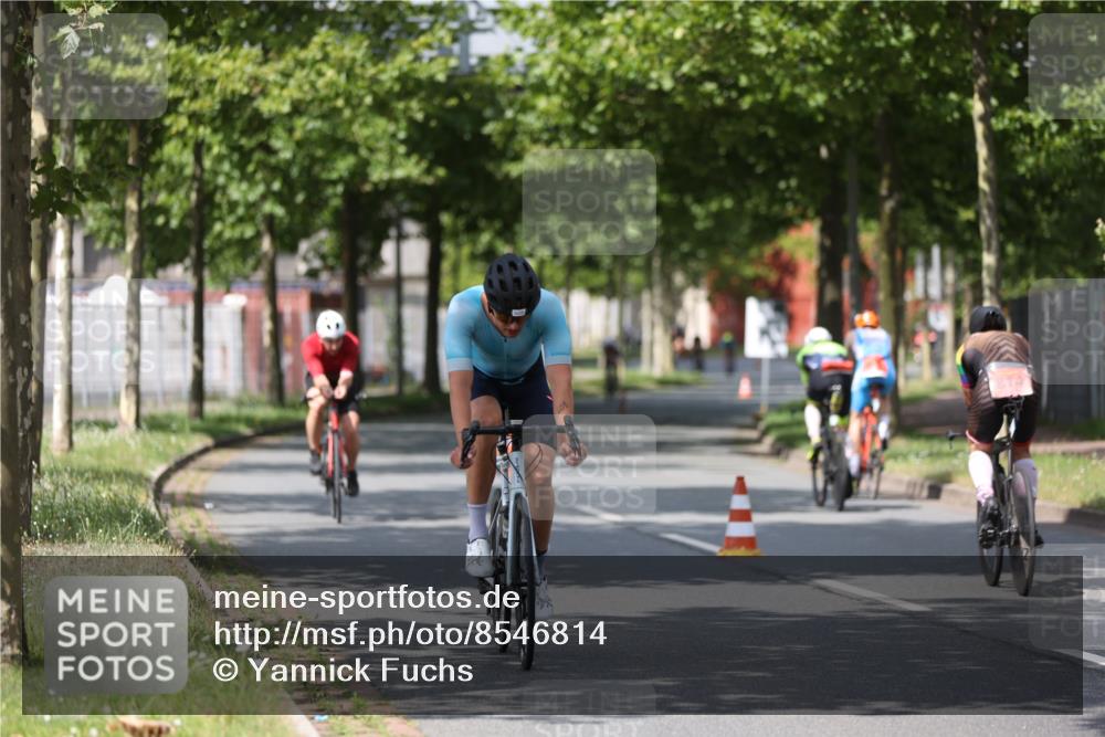 10.08.2025 - GEWOBA Citytriathlon Bremen Yannick Fuchs http://msf.ph/oto/8546814 10.08.2025 12:08:38 Radfahren 597, 603, 608, 661, 672, 677, 737, 797, 883 meine-sportfotos.de