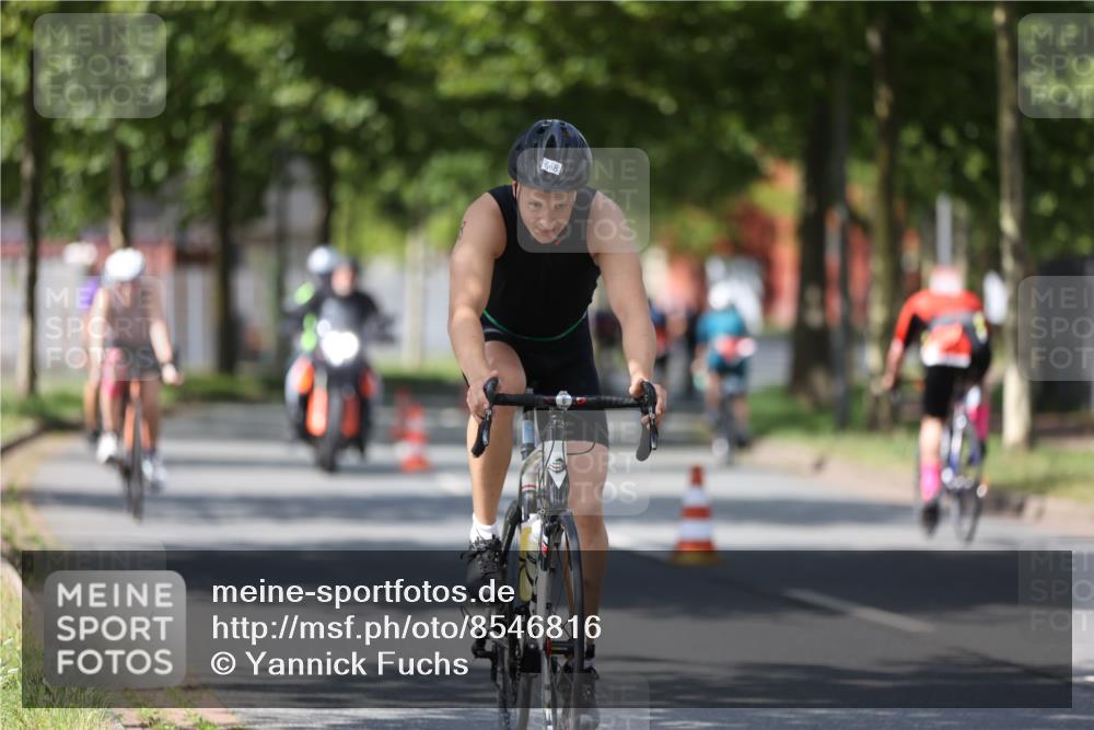 10.08.2025 - GEWOBA Citytriathlon Bremen Yannick Fuchs http://msf.ph/oto/8546816 10.08.2025 13:03:04 Radfahren 651, 668, 693, 945, 1020 meine-sportfotos.de