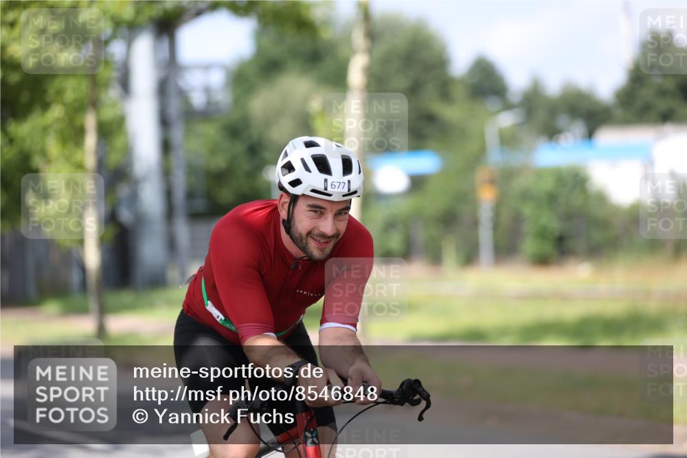 10.08.2025 - GEWOBA Citytriathlon Bremen Yannick Fuchs http://msf.ph/oto/8546848 10.08.2025 12:08:41 Radfahren 597, 603, 608, 672, 677, 737, 797, 850, 883 meine-sportfotos.de