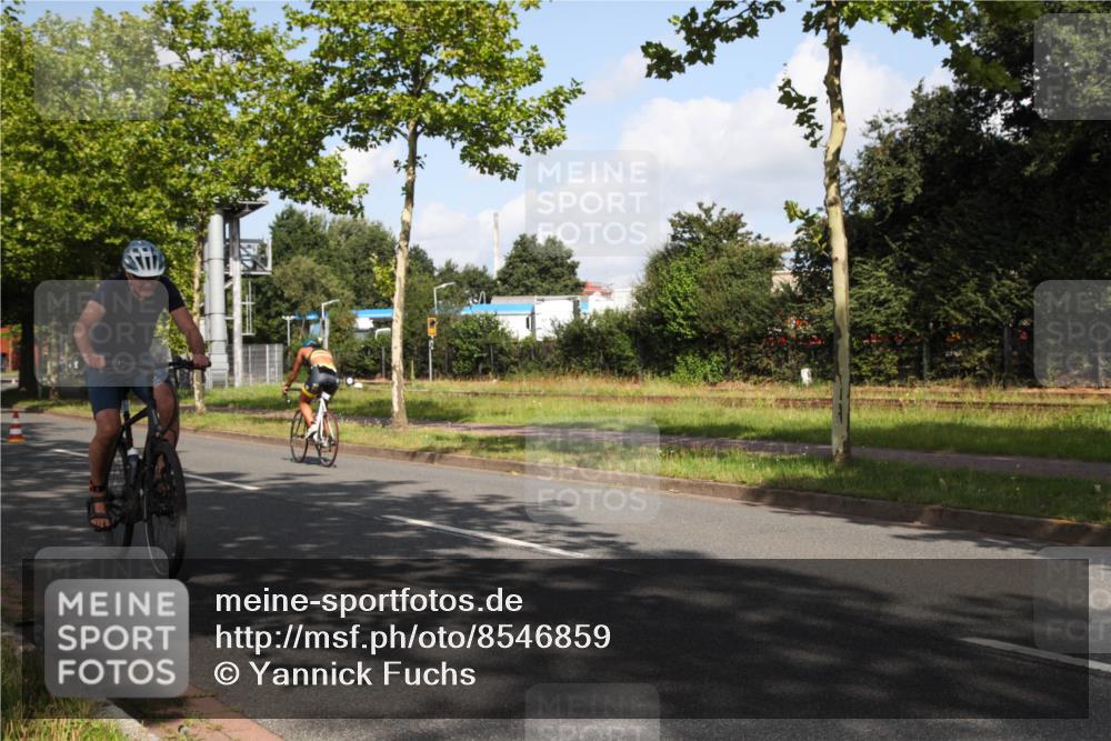 10.08.2025 - GEWOBA Citytriathlon Bremen Yannick Fuchs http://msf.ph/oto/8546859 10.08.2025 10:45:13 Radfahren 183, 187, 412 meine-sportfotos.de