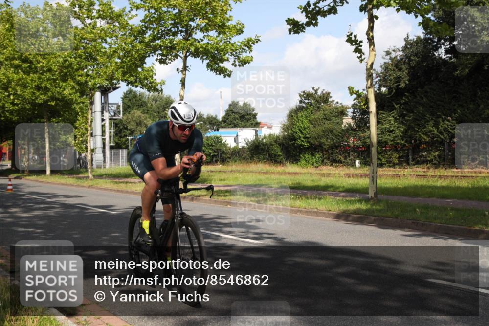 10.08.2025 - GEWOBA Citytriathlon Bremen Yannick Fuchs http://msf.ph/oto/8546862 10.08.2025 10:45:41 Radfahren 386, 509 meine-sportfotos.de