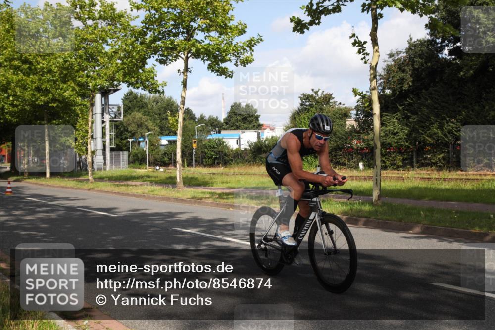 10.08.2025 - GEWOBA Citytriathlon Bremen Yannick Fuchs http://msf.ph/oto/8546874 10.08.2025 10:46:36 Radfahren 424 meine-sportfotos.de