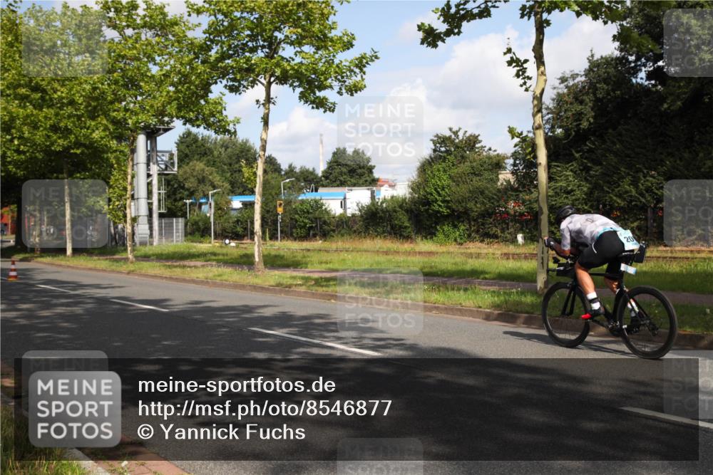 10.08.2025 - GEWOBA Citytriathlon Bremen Yannick Fuchs http://msf.ph/oto/8546877 10.08.2025 10:46:49 Radfahren  meine-sportfotos.de