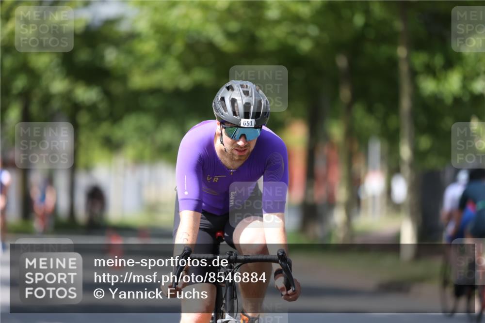 10.08.2025 - GEWOBA Citytriathlon Bremen Yannick Fuchs http://msf.ph/oto/8546884 10.08.2025 13:03:15 Radfahren 633, 651, 668, 693, 727, 748, 898, 945, 954 meine-sportfotos.de