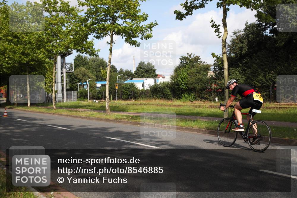 10.08.2025 - GEWOBA Citytriathlon Bremen Yannick Fuchs http://msf.ph/oto/8546885 10.08.2025 10:47:09 Radfahren  meine-sportfotos.de