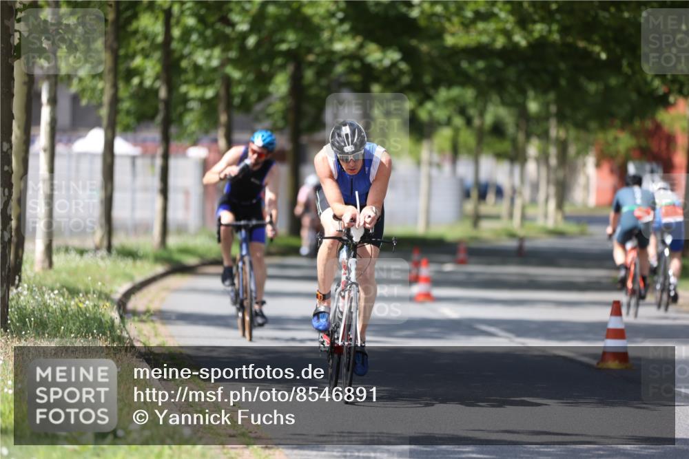 10.08.2025 - GEWOBA Citytriathlon Bremen Yannick Fuchs http://msf.ph/oto/8546891 10.08.2025 13:03:17 Radfahren 633, 651, 668, 693, 727, 748, 898, 945, 954 meine-sportfotos.de