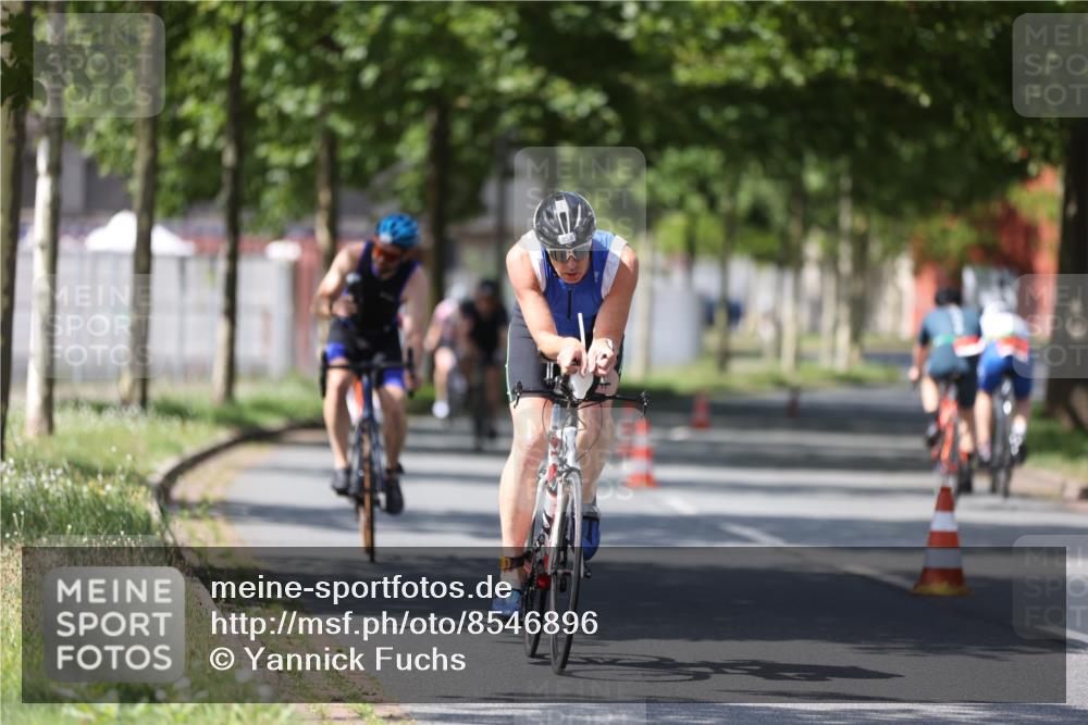 10.08.2025 - GEWOBA Citytriathlon Bremen Yannick Fuchs http://msf.ph/oto/8546896 10.08.2025 13:03:17 Radfahren 633, 651, 668, 693, 727, 748, 898, 945, 954 meine-sportfotos.de