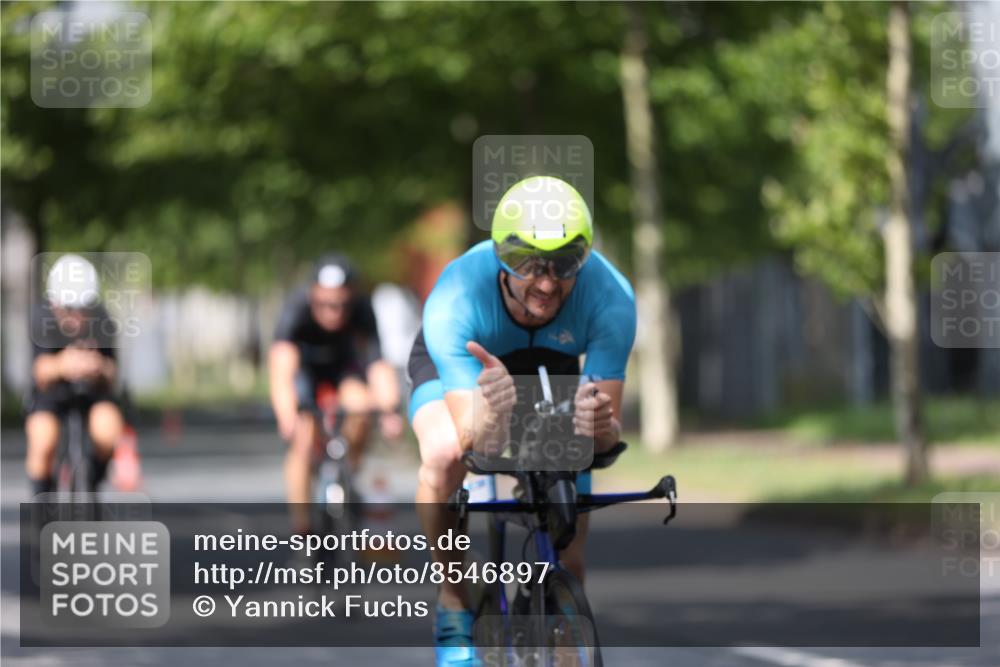 10.08.2025 - GEWOBA Citytriathlon Bremen Yannick Fuchs http://msf.ph/oto/8546897 10.08.2025 12:08:52 Radfahren 608, 619, 677, 684, 727, 797, 850, 883 meine-sportfotos.de