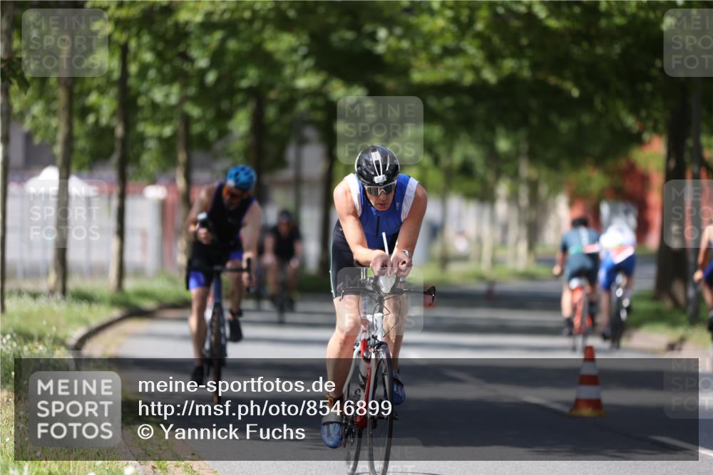 10.08.2025 - GEWOBA Citytriathlon Bremen Yannick Fuchs http://msf.ph/oto/8546899 10.08.2025 13:03:17 Radfahren 633, 651, 668, 693, 727, 748, 898, 945, 954 meine-sportfotos.de