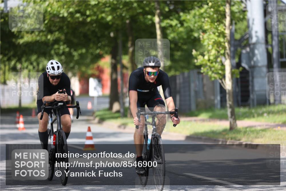 10.08.2025 - GEWOBA Citytriathlon Bremen Yannick Fuchs http://msf.ph/oto/8546900 10.08.2025 12:08:52 Radfahren 608, 619, 677, 684, 727, 797, 850, 883 meine-sportfotos.de
