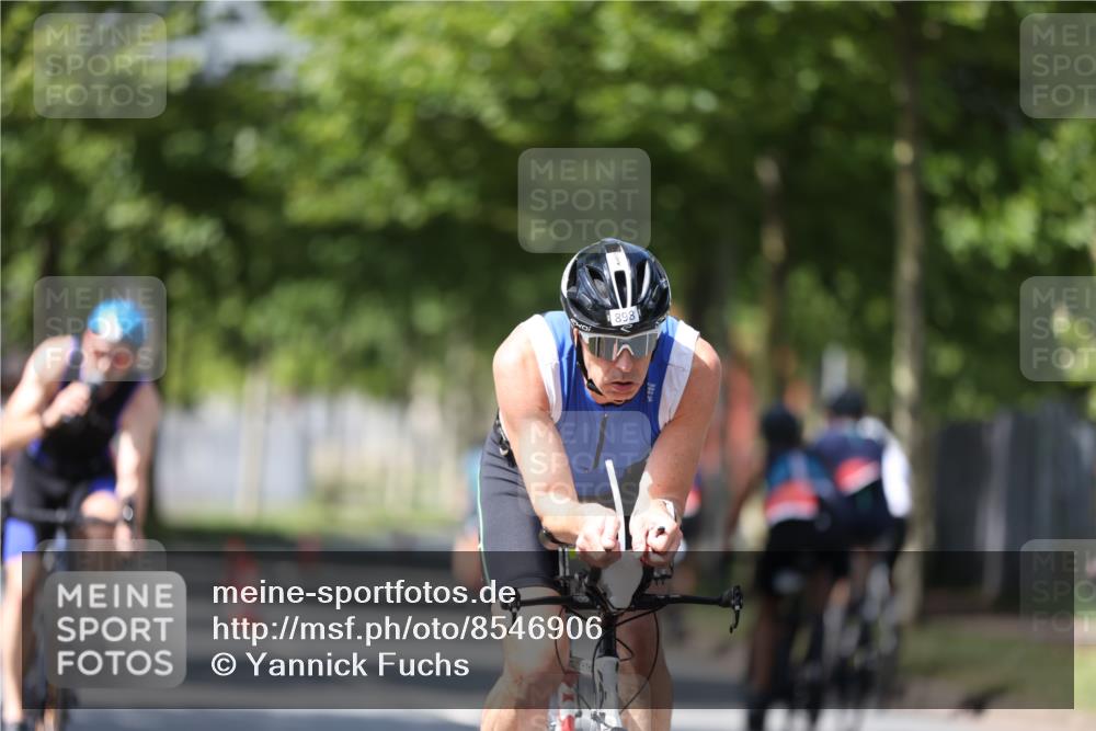 10.08.2025 - GEWOBA Citytriathlon Bremen Yannick Fuchs http://msf.ph/oto/8546906 10.08.2025 13:03:18 Radfahren 633, 651, 668, 693, 727, 748, 898, 945, 954 meine-sportfotos.de