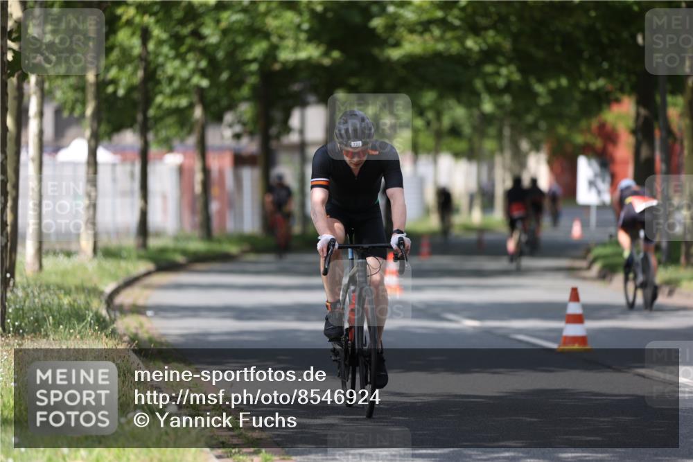 10.08.2025 - GEWOBA Citytriathlon Bremen Yannick Fuchs http://msf.ph/oto/8546924 10.08.2025 12:09:03 Radfahren 619, 684, 727, 731, 779, 850, 871 meine-sportfotos.de
