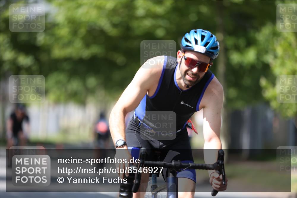 10.08.2025 - GEWOBA Citytriathlon Bremen Yannick Fuchs http://msf.ph/oto/8546927 10.08.2025 13:03:19 Radfahren 633, 651, 668, 693, 727, 748, 898, 945, 954 meine-sportfotos.de