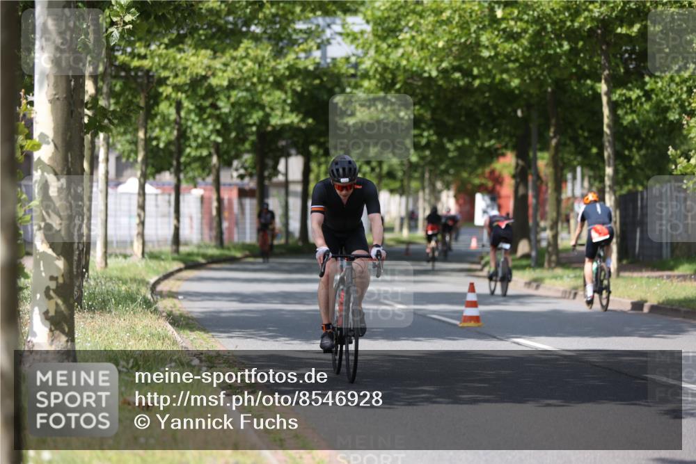 10.08.2025 - GEWOBA Citytriathlon Bremen Yannick Fuchs http://msf.ph/oto/8546928 10.08.2025 12:09:03 Radfahren 619, 684, 727, 731, 779, 850, 871 meine-sportfotos.de