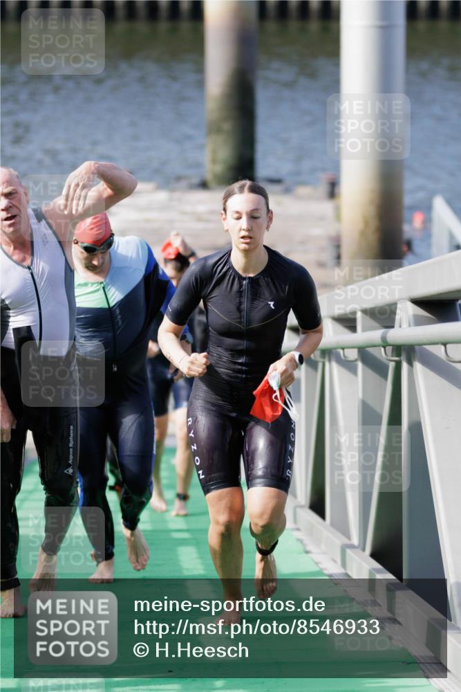 10.08.2025 - GEWOBA Citytriathlon Bremen H.Heesch http://msf.ph/oto/8546933 10.08.2025 10:20:00 Schwimmen 352, 384, 390, 405, 432, 451, 483 meine-sportfotos.de