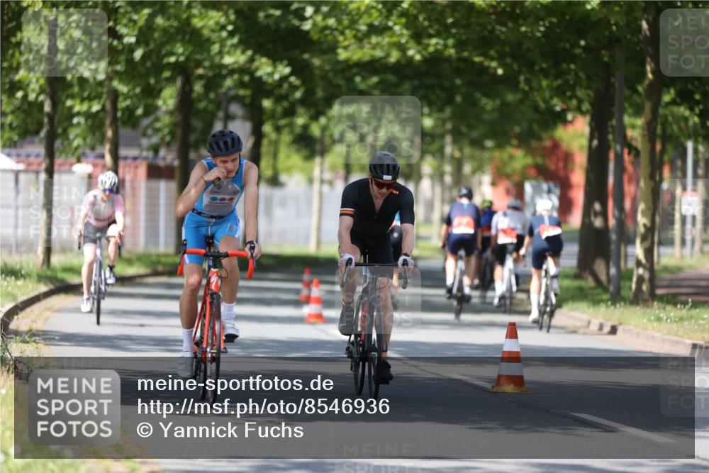 10.08.2025 - GEWOBA Citytriathlon Bremen Yannick Fuchs http://msf.ph/oto/8546936 10.08.2025 13:03:20 Radfahren 633, 651, 693, 727, 748, 898, 945, 954 meine-sportfotos.de