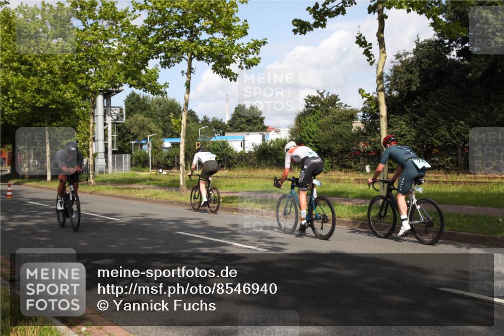 10.08.2025 - GEWOBA Citytriathlon Bremen Yannick Fuchs http://msf.ph/oto/8546940 10.08.2025 10:48:26 Radfahren 127, 129, 363, 423 meine-sportfotos.de