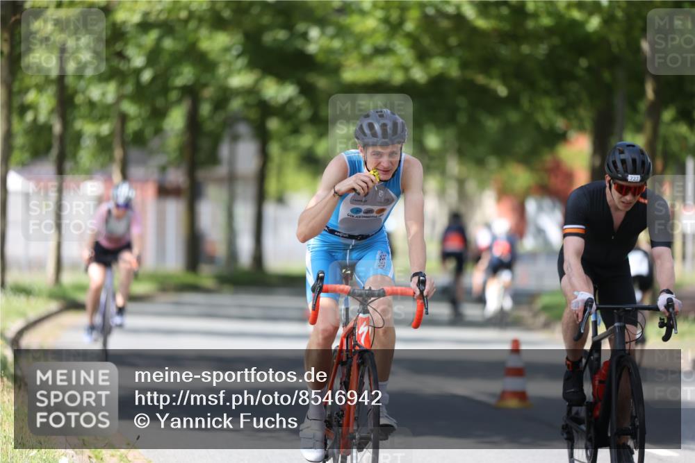 10.08.2025 - GEWOBA Citytriathlon Bremen Yannick Fuchs http://msf.ph/oto/8546942 10.08.2025 13:03:21 Radfahren 633, 651, 727, 748, 898, 954 meine-sportfotos.de