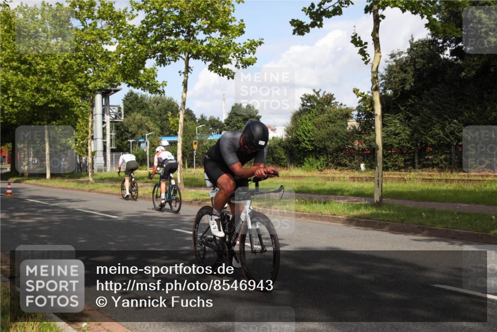 10.08.2025 - GEWOBA Citytriathlon Bremen Yannick Fuchs http://msf.ph/oto/8546943 10.08.2025 10:48:27 Radfahren 127, 129, 363, 423 meine-sportfotos.de