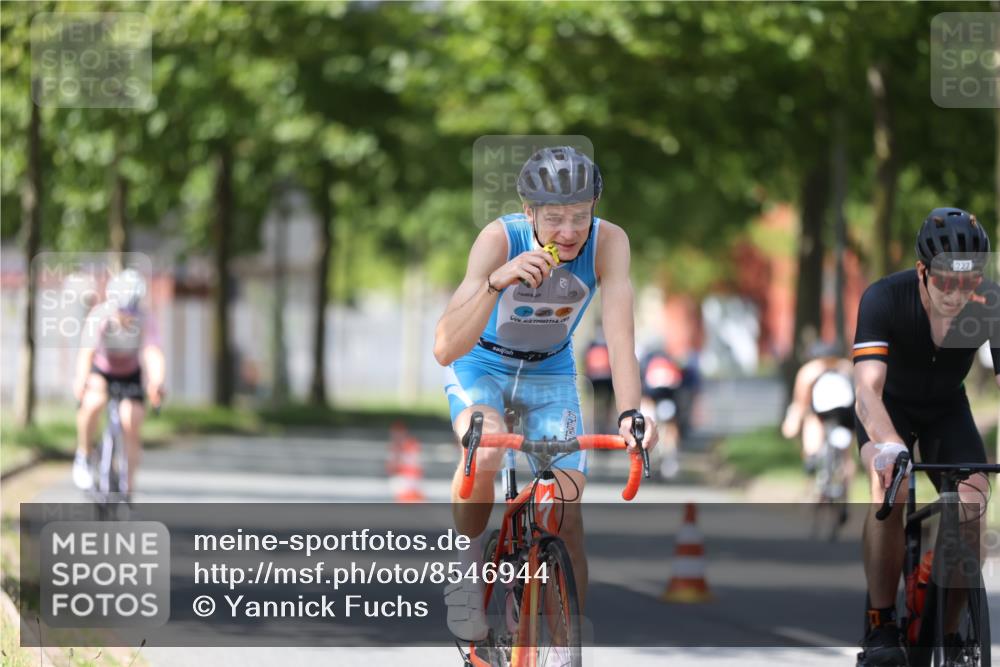 10.08.2025 - GEWOBA Citytriathlon Bremen Yannick Fuchs http://msf.ph/oto/8546944 10.08.2025 13:03:21 Radfahren 633, 651, 727, 748, 898, 954 meine-sportfotos.de