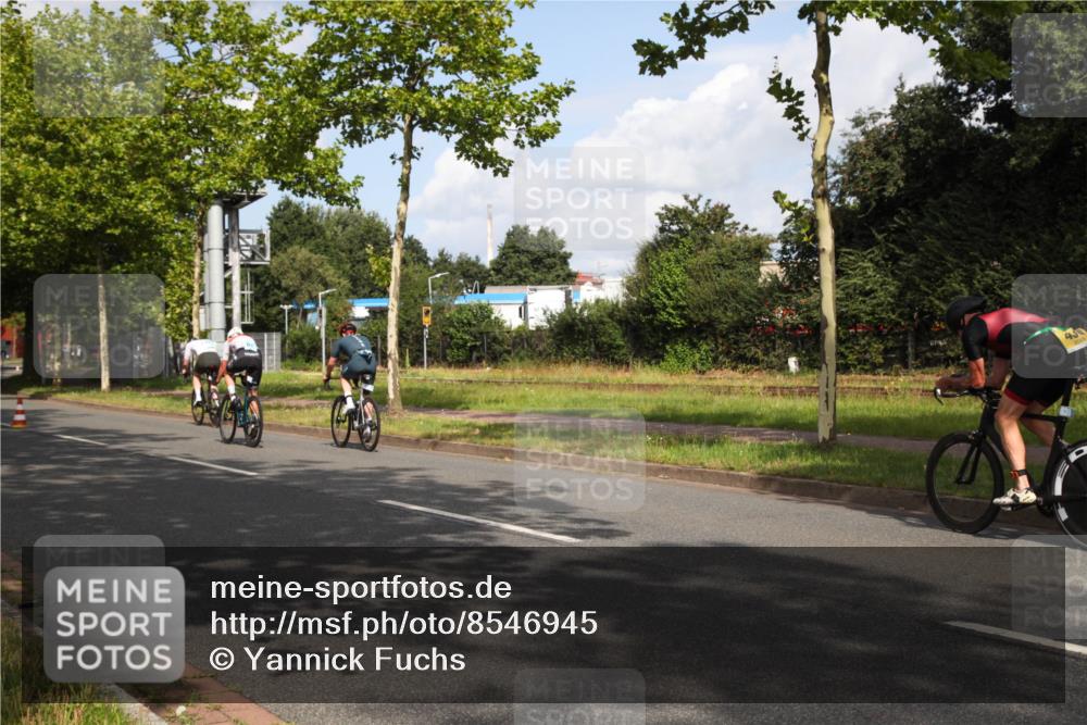 10.08.2025 - GEWOBA Citytriathlon Bremen Yannick Fuchs http://msf.ph/oto/8546945 10.08.2025 10:48:27 Radfahren 127, 129, 363, 423 meine-sportfotos.de