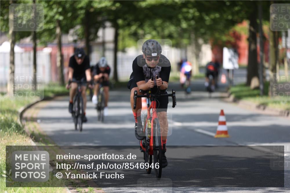 10.08.2025 - GEWOBA Citytriathlon Bremen Yannick Fuchs http://msf.ph/oto/8546946 10.08.2025 12:09:09 Radfahren 727, 731, 779, 837, 871, 890, 896 meine-sportfotos.de