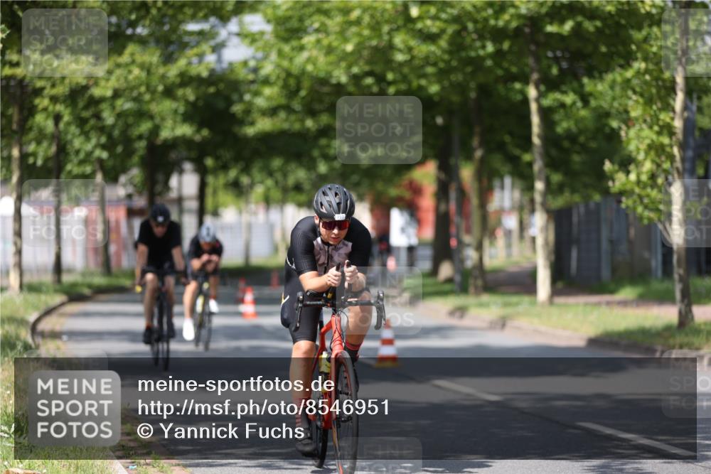10.08.2025 - GEWOBA Citytriathlon Bremen Yannick Fuchs http://msf.ph/oto/8546951 10.08.2025 12:09:09 Radfahren 727, 731, 779, 837, 871, 890, 896 meine-sportfotos.de