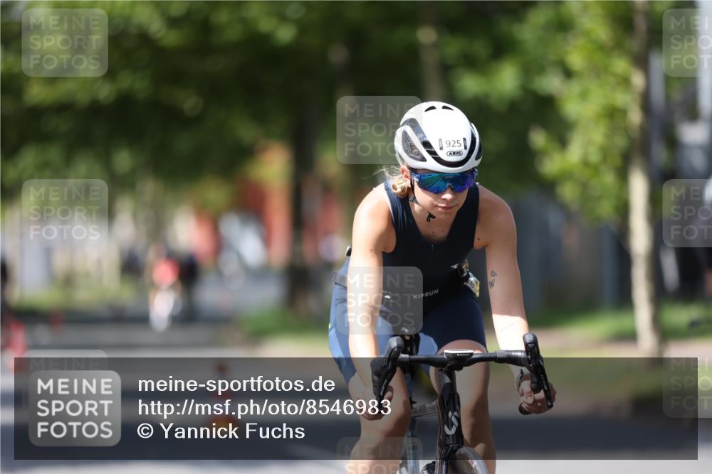 10.08.2025 - GEWOBA Citytriathlon Bremen Yannick Fuchs http://msf.ph/oto/8546983 10.08.2025 13:03:40 Radfahren 753, 812, 823, 908, 925, 1007 meine-sportfotos.de