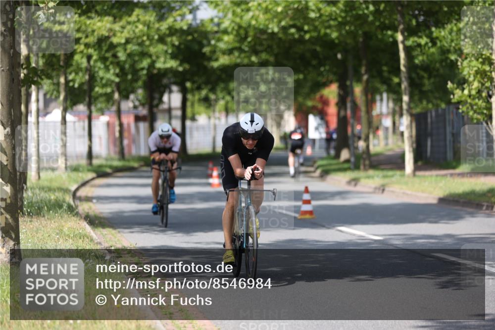 10.08.2025 - GEWOBA Citytriathlon Bremen Yannick Fuchs http://msf.ph/oto/8546984 10.08.2025 12:09:13 Radfahren 727, 731, 779, 837, 871, 880, 890, 896 meine-sportfotos.de