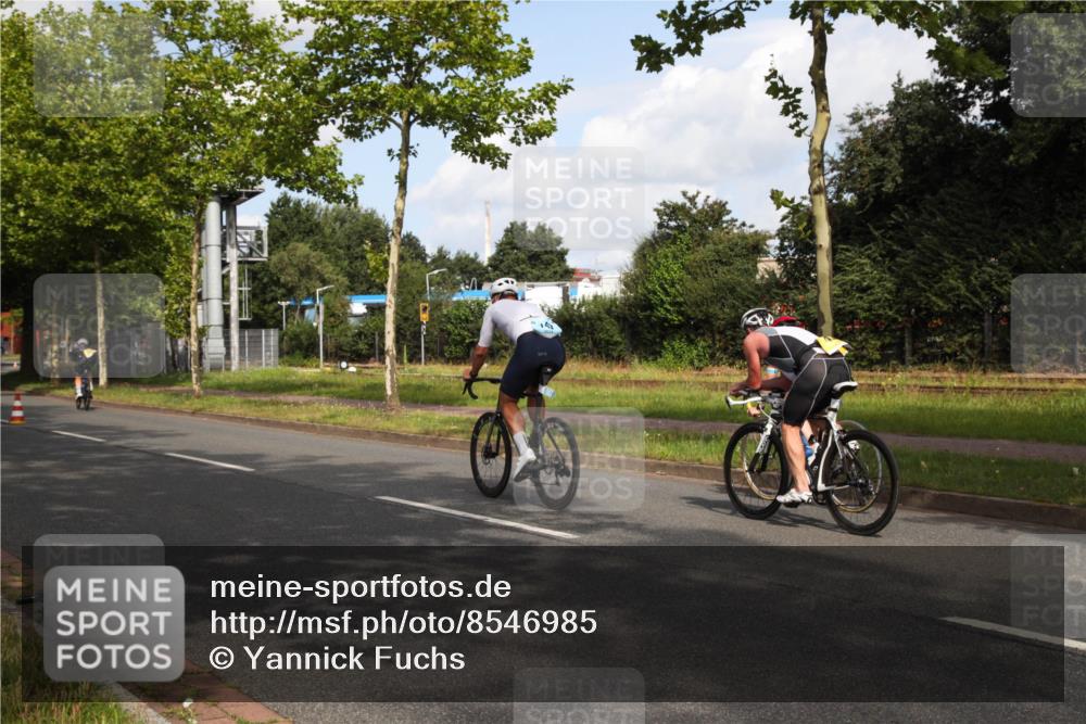10.08.2025 - GEWOBA Citytriathlon Bremen Yannick Fuchs http://msf.ph/oto/8546985 10.08.2025 10:49:08 Radfahren 81, 105, 151, 213, 245, 420, 430 meine-sportfotos.de