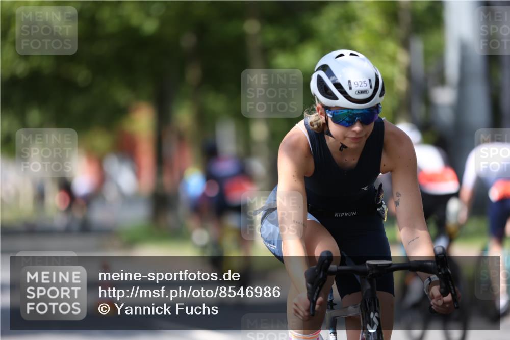 10.08.2025 - GEWOBA Citytriathlon Bremen Yannick Fuchs http://msf.ph/oto/8546986 10.08.2025 13:03:40 Radfahren 753, 812, 823, 908, 925, 1007 meine-sportfotos.de
